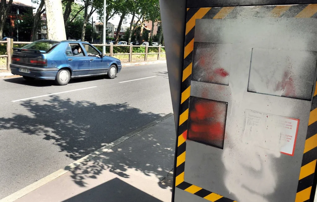 Un septuagénaire interpellé pour avoir dégradé un radar dans le Var