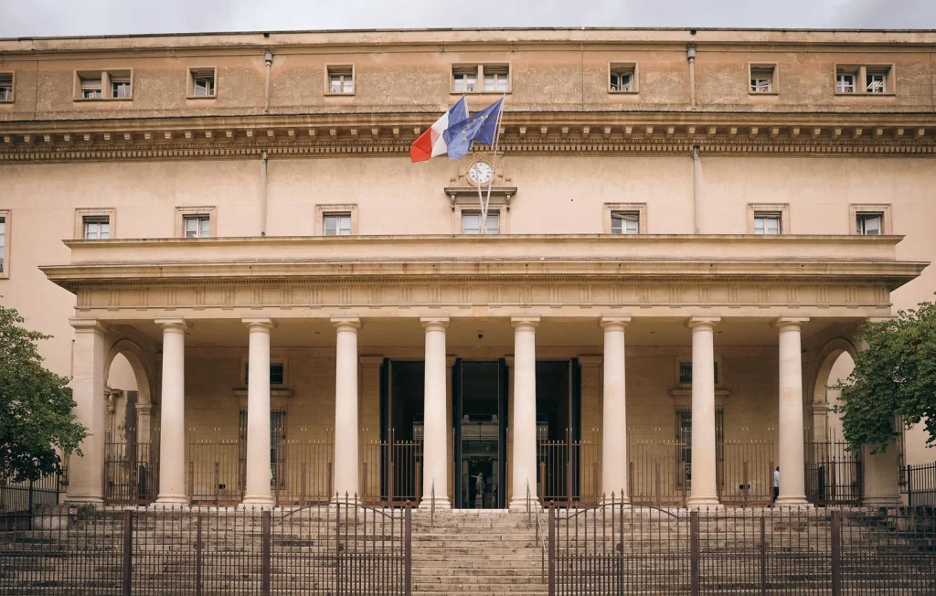 Une aide à domicile condamnée pour avoir volé des aînés en Maine-et-Loire