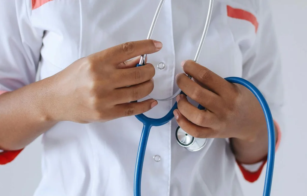 Val-de-Marne : Deux infirmières mises en examen pour meurtre