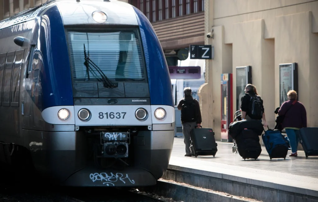 Vol de câbles à Aveyron : trafic ferroviaire paralysé
