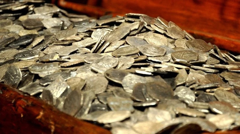 Coffre de pièces d’or provenant de l’épave Whydah