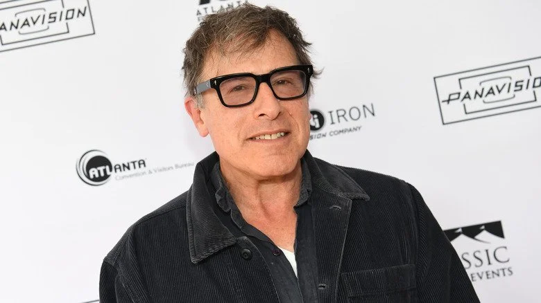 David O. Russell souriant pour une photo