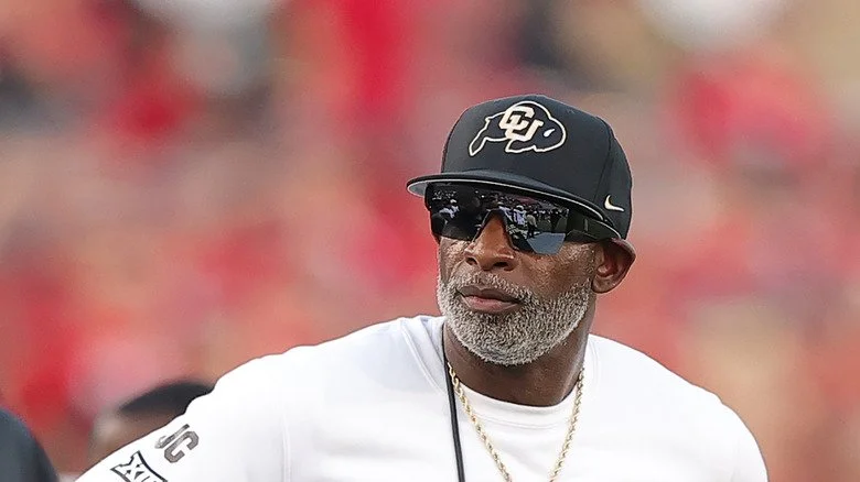 Deion Sanders en action sur le terrain