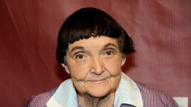 Grandma Lee souriante