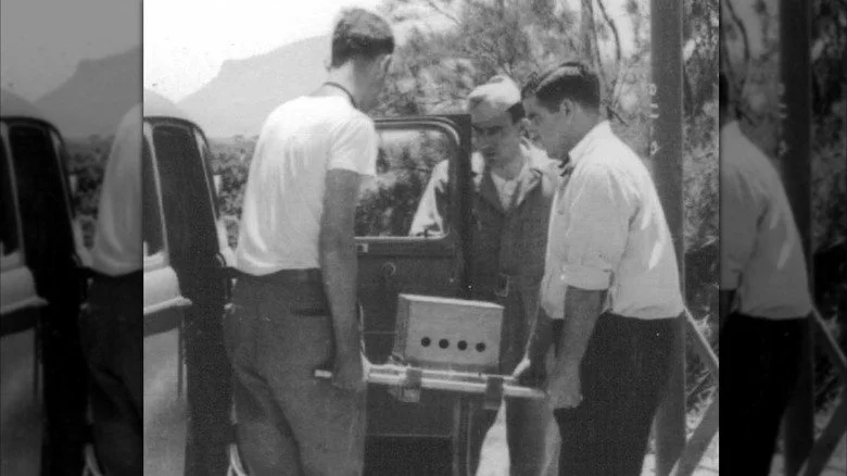 Physicien nucléaire Harry Daghlian (à droite)
