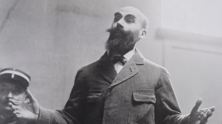 Henri Désiré Landru apparaissant au tribunal