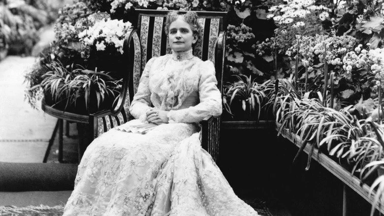 Ida McKinley assise dans un fauteuil