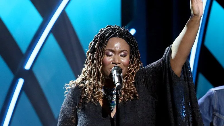 Mandisa en pleine performance