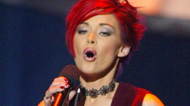 Nikki McKibbin chantant sur American Idol