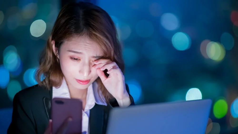 Lumière bleue émise par un écran