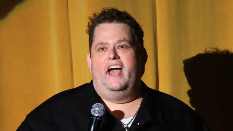 Ralphie May dans un spectacle de stand-up