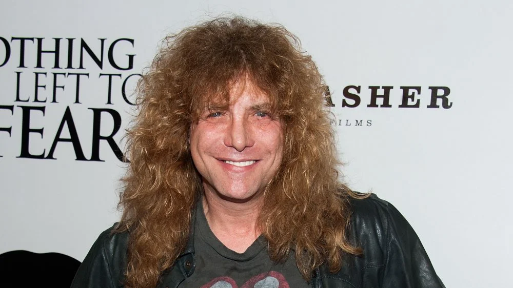 Steven Adler souriant