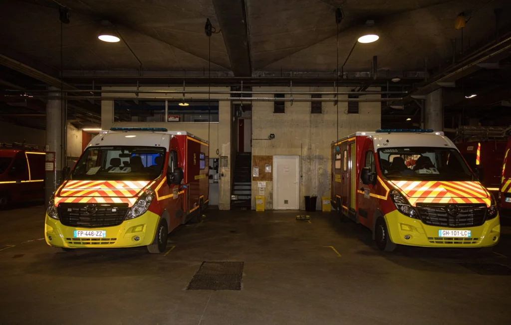 Bordeaux: Pompiers caillassés, une sapeur-pompier blessée