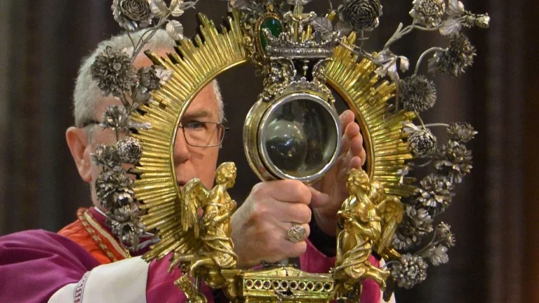 Les Reliques Religieuses les Plus Fascinantes au Monde