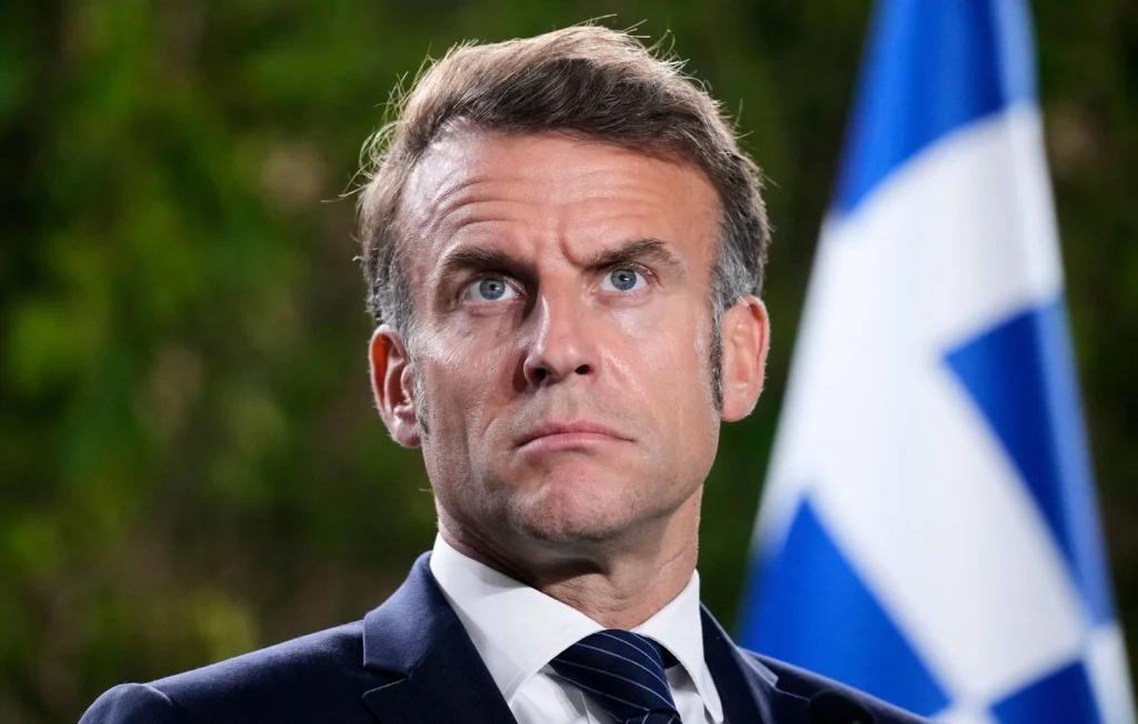 Macron choqué par le salaire d’un médecin ? Deepfake démasqué