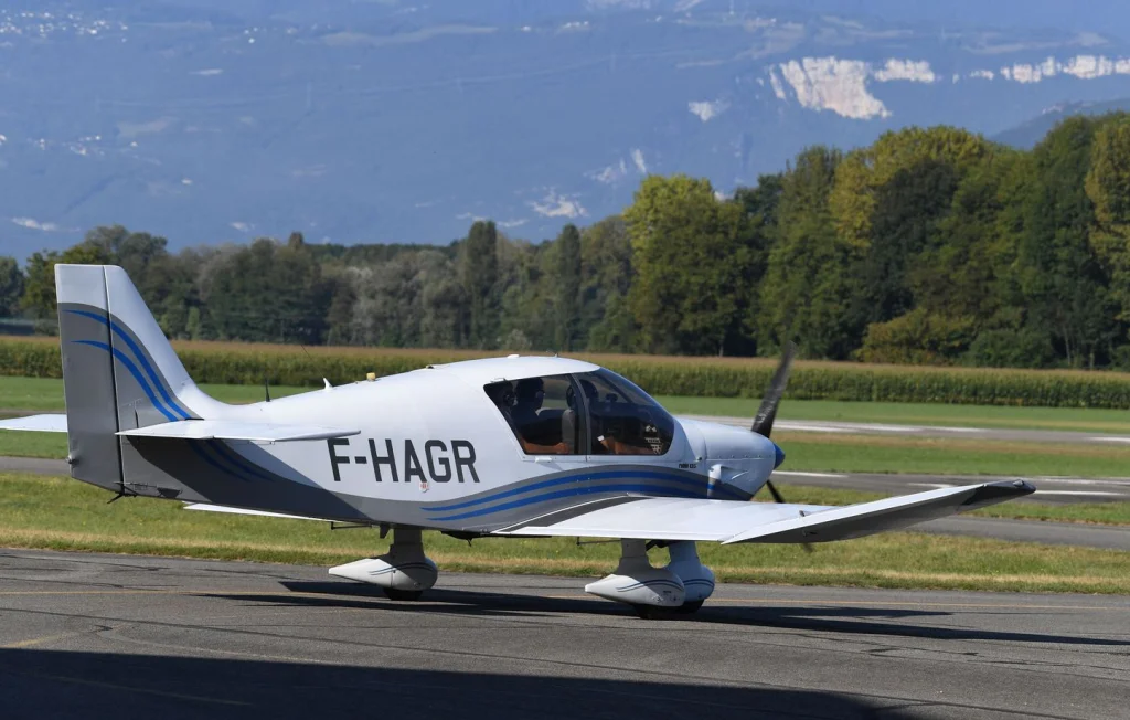 Marseille: mort et deux blessés dans le crash d’un avion