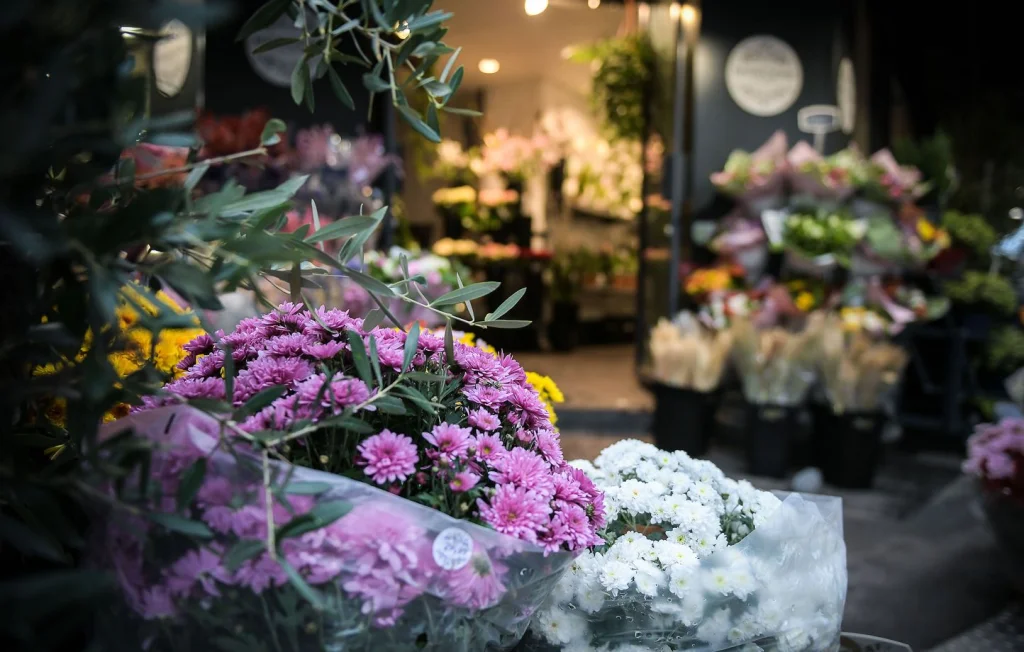 Nord: Une fleuriste cambriolée obtient le soutien d'un entrepreneur