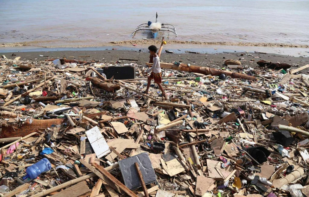 Philippines: Bilan du typhon Kalmaegi dépasse 90 morts