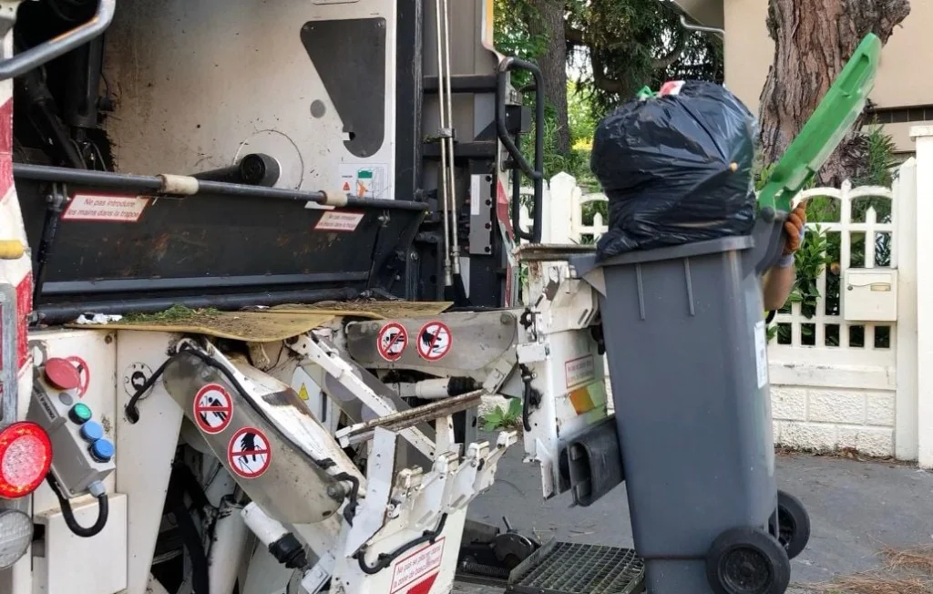 Puy-de-Dôme : Caméra dans les camions poubelles pour mieux trier