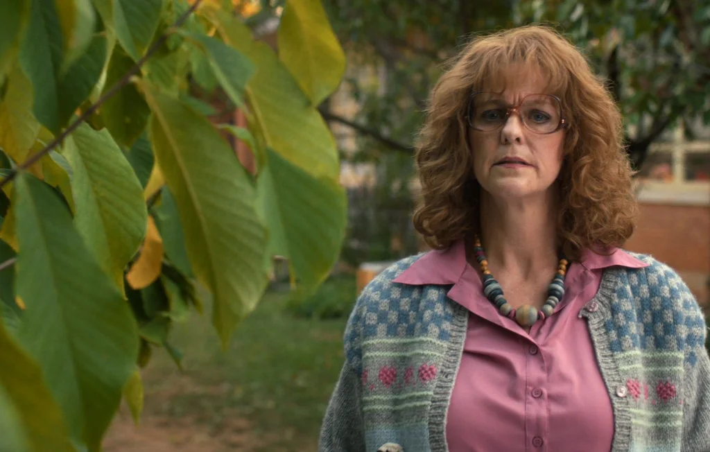 Stranger Things : pourquoi Mme Harris n’est pas n’importe qui ?