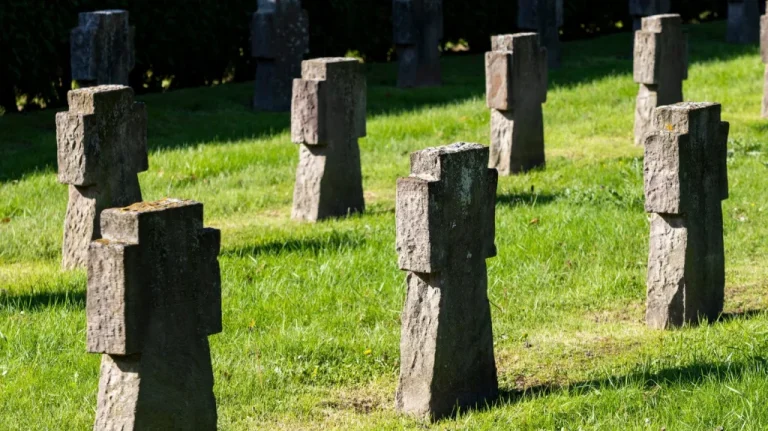 Lois d’État insolites sur la mort et les sépultures