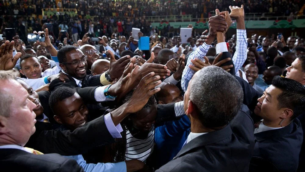 President Obama in crowd shaking hands