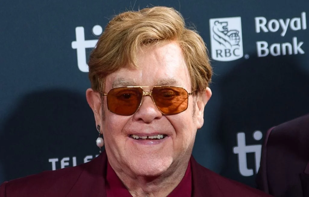 Elton John: Noël en avance avec Step Into Christmas