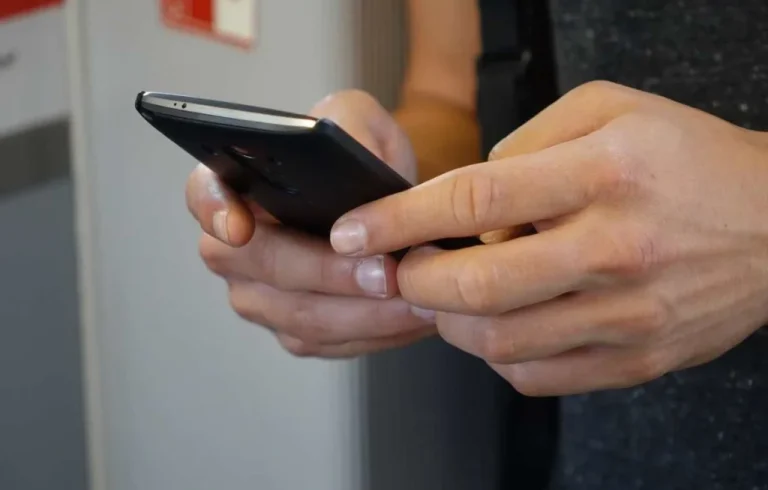 États-Unis: géolocalisation du téléphone sauve une fille enlevée à Noël