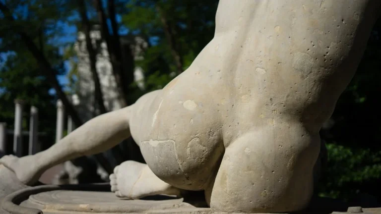 Monolithe de Guerre Ancien Découvert en Écosse