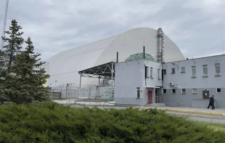 Tchernobyl: bouclier endommagé ne bloque plus les radiations