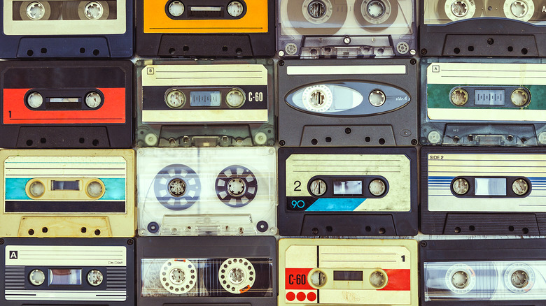 Cassettes audio variées des années 80