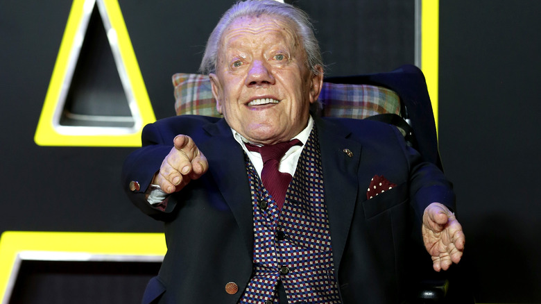 Kenny Baker souriant