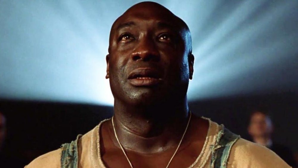 Michael Clarke Duncan regardant vers le haut