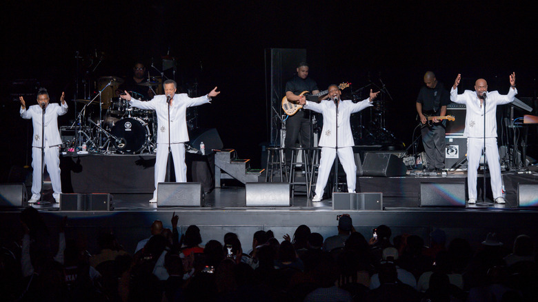 The Spinners sur scène