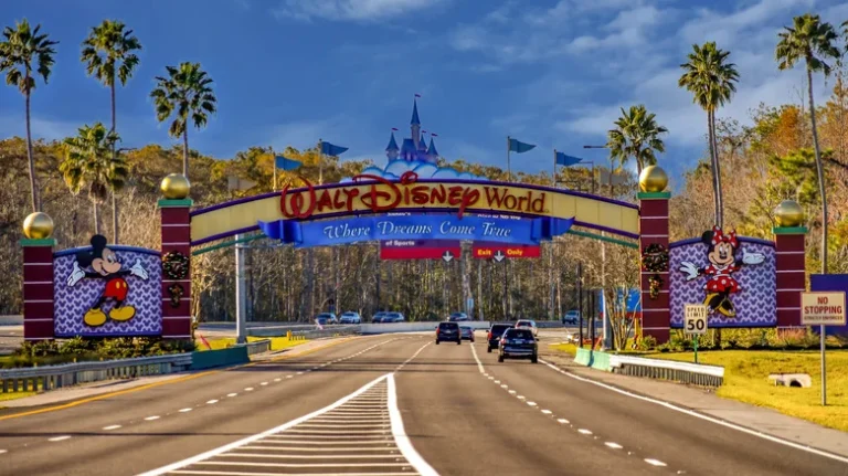 Comment Disney World Contrôle les Mosquitos: Un Secret Bien Gardé