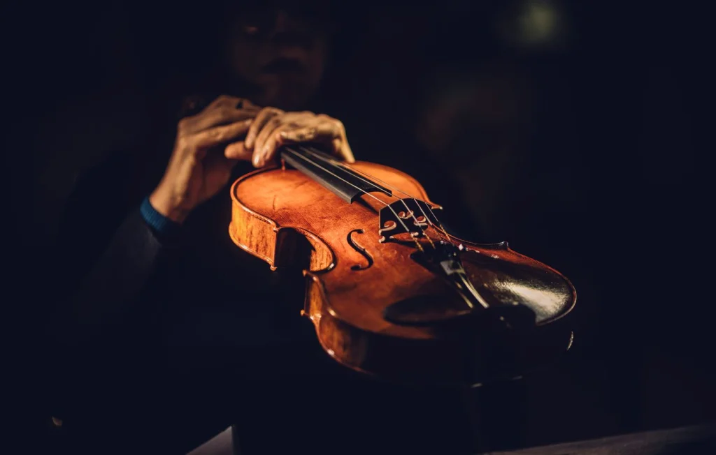 Doit-on encore fabriquer des violons neufs en 2026 ?