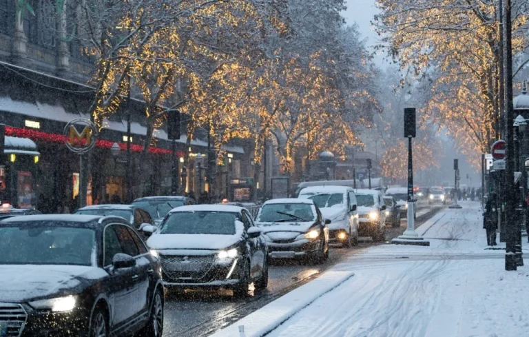 Neige et verglas en IDF : l’État conseille d’éviter les trajets