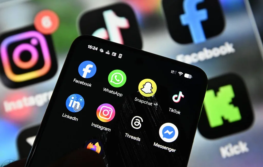 Réseaux sociaux: interdiction des moins de 15 ans votée à l’Assemblée