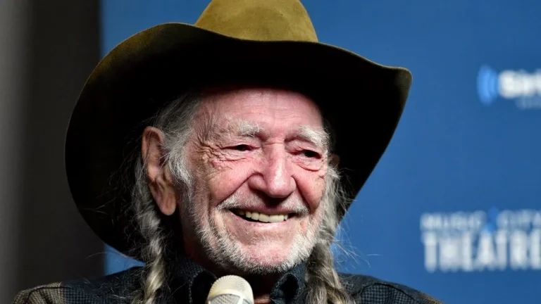 Willie Nelson : Un Maître des Arts Martiaux Inattendu