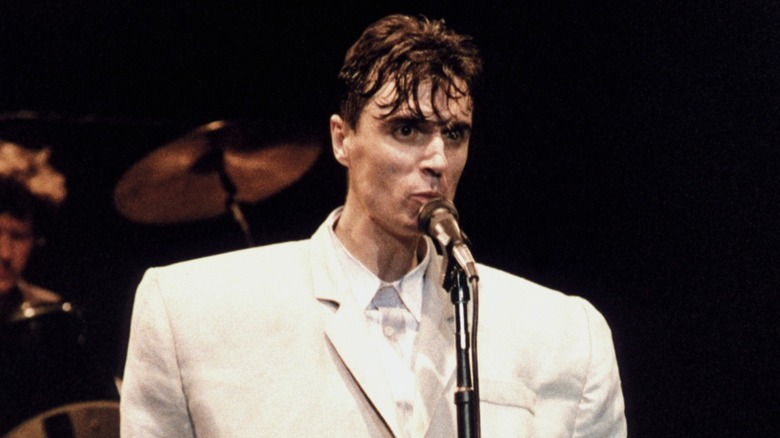 David Byrne dans son costume surdimensionné