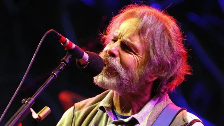 Truckin&rsquo; des Grateful Dead : l&rsquo;histoire racontée par Bob Weir
