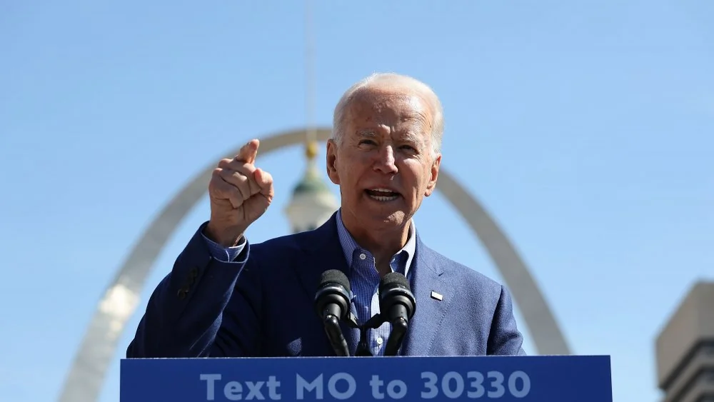 Biden et Sanders face au coronavirus : leurs stratégies révélées