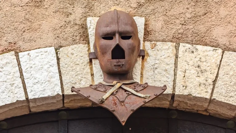 L&rsquo;Homme au Masque de Fer : Mystères et Théories Révélées