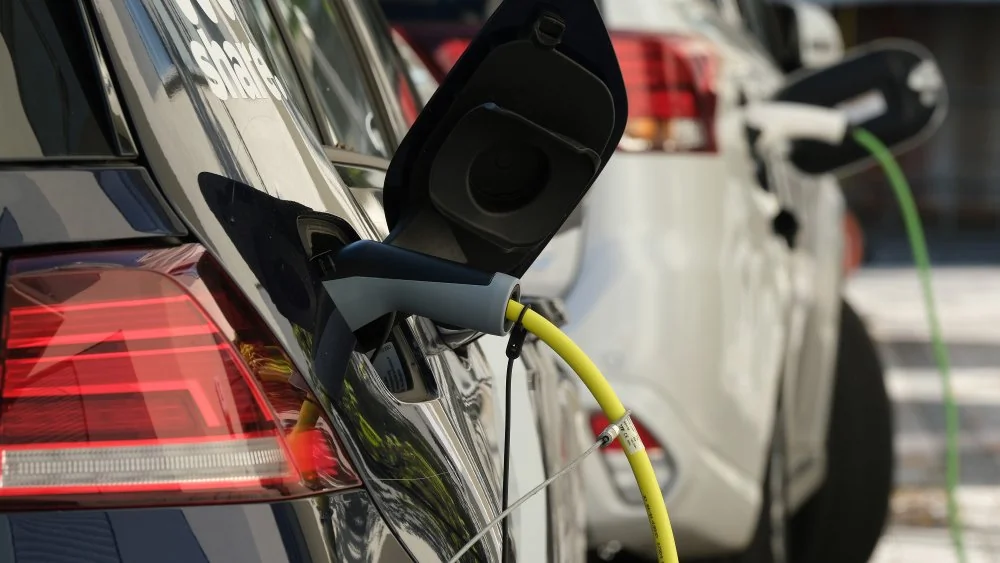 Pourquoi les voitures électriques sont-elles si chères ?