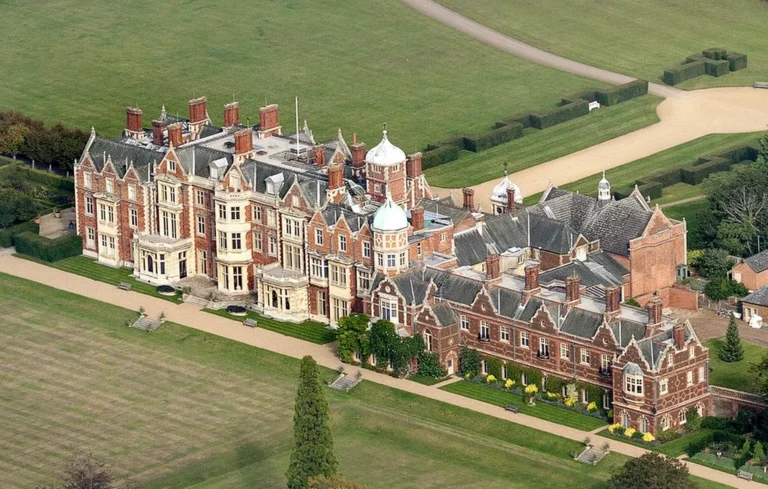 Affaire Epstein : le prince Andrew quitte Windsor pour le Norfolk