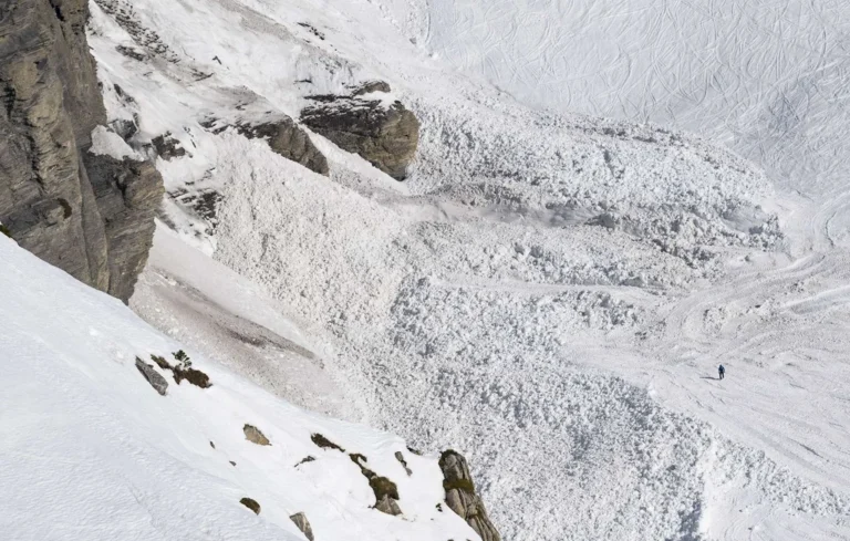 Avalanches : la Savoie en vigilance rouge face à la tempête Nils