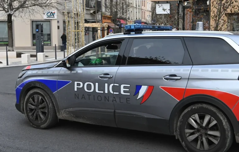 Cannes : un ado de 15 ans blessé au couteau par son ex près du lycée