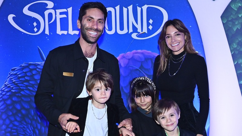 Nev Schulman avec sa femme et ses enfants