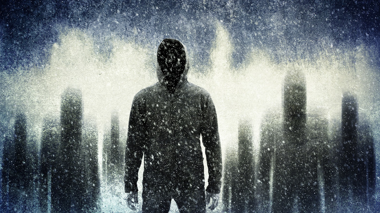 hommes encapuchonnés