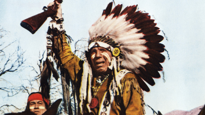 Iron Eyes Cody en costume amérindien